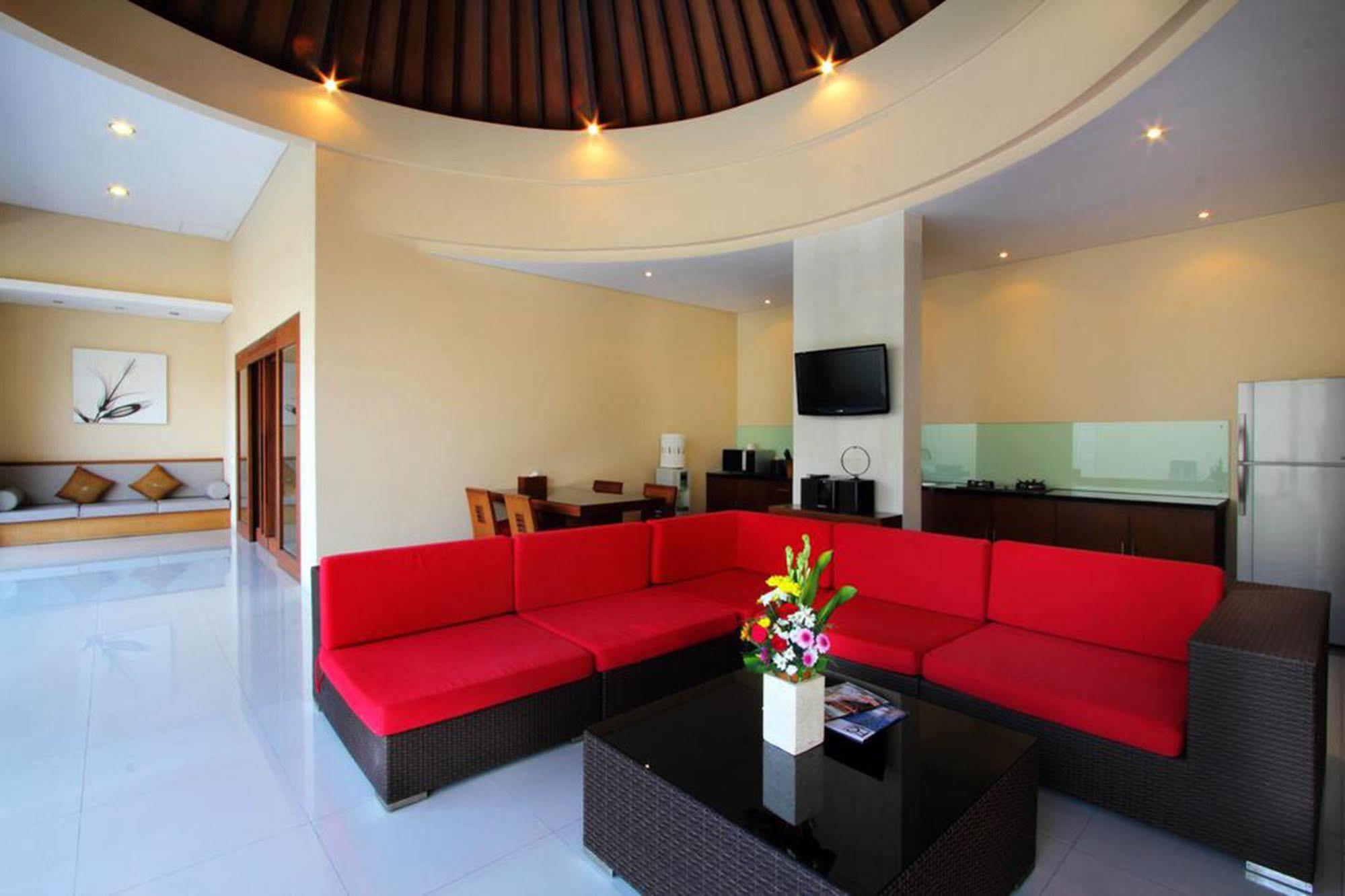 Oval Villa Bali Seminyak Esterno foto