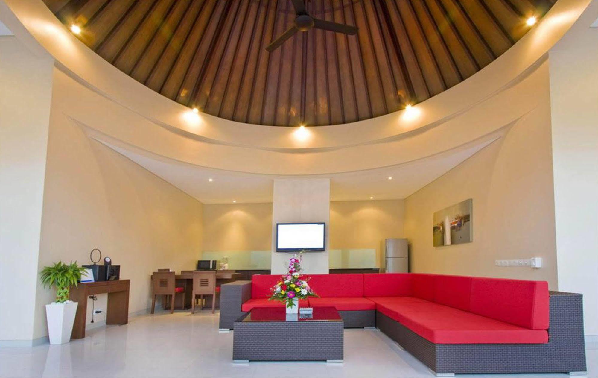 Oval Villa Bali Seminyak Esterno foto