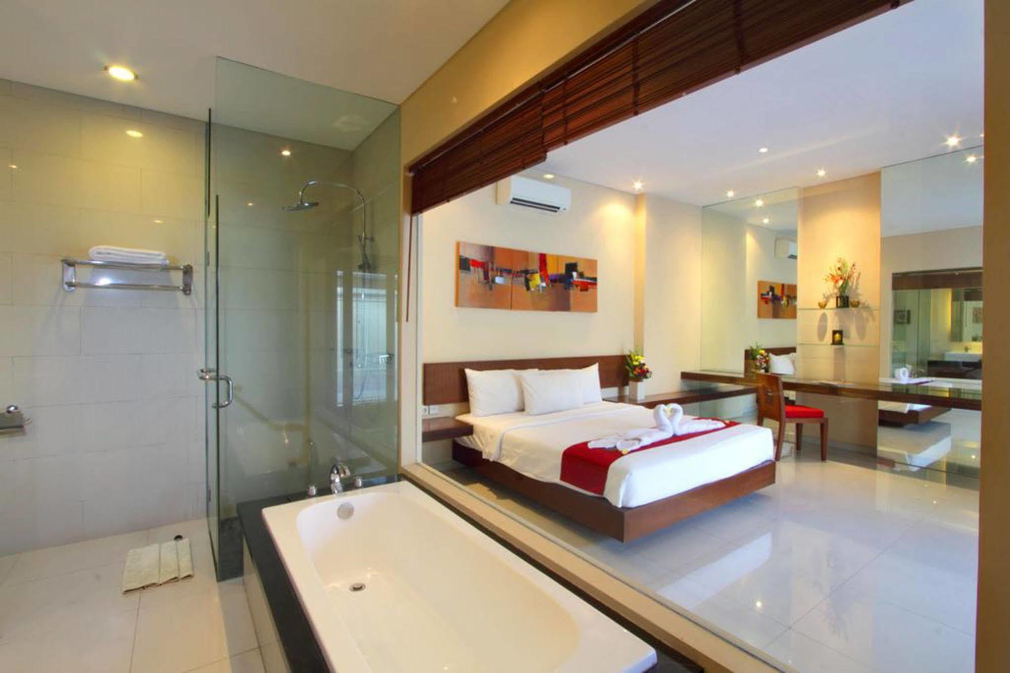 Oval Villa Bali Seminyak Esterno foto