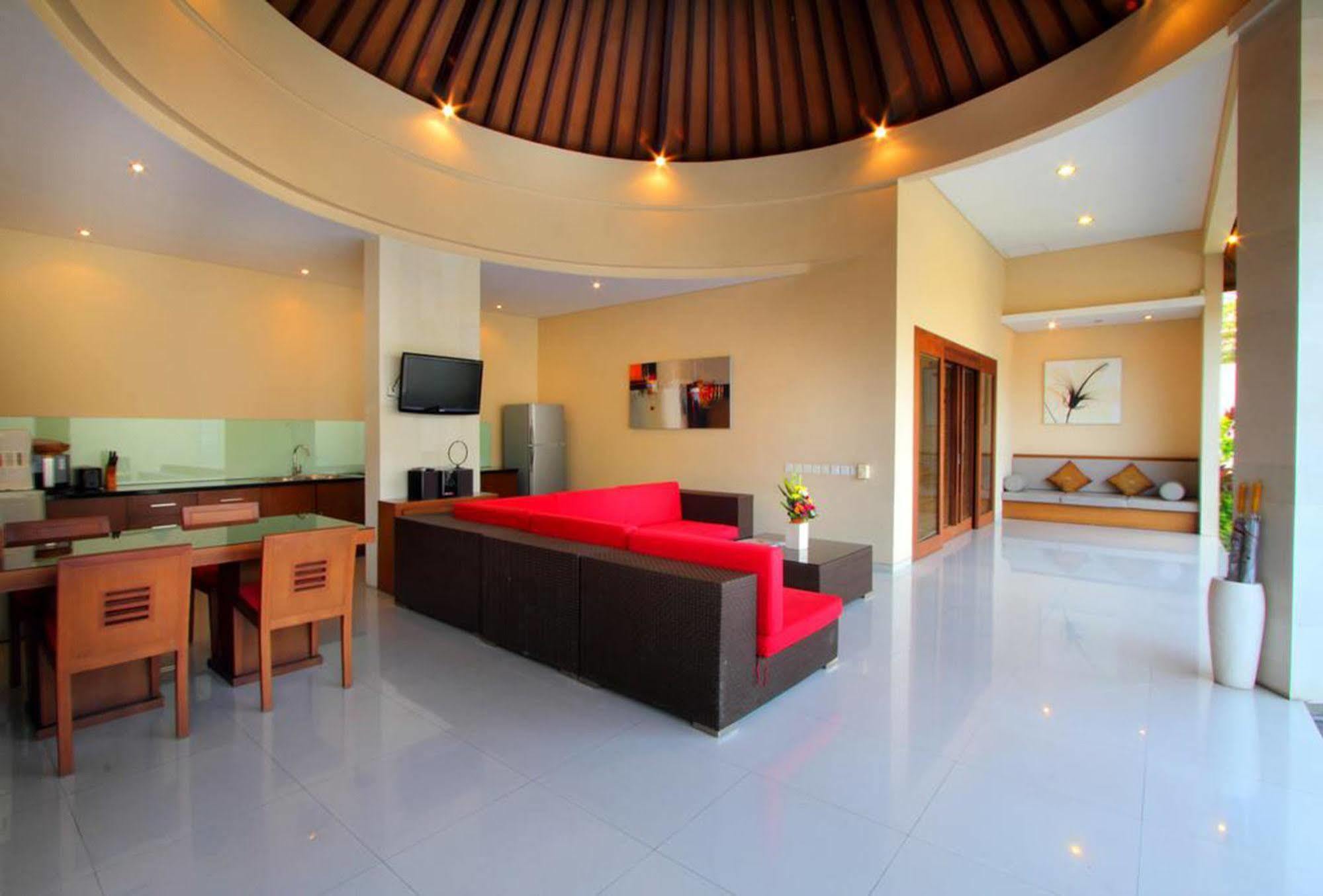 Oval Villa Bali Seminyak Esterno foto